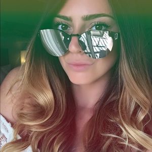 Meet your Posher, Whitney